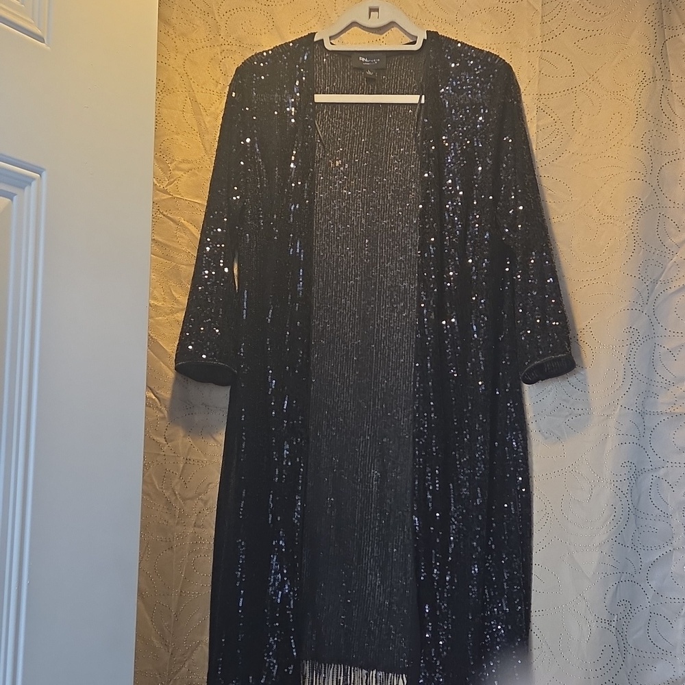 RONNI NICOLE Studio Black Sequin Cape( NEW No Tag) Sz L.